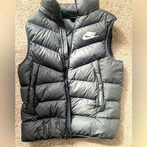 Nike puffer vest